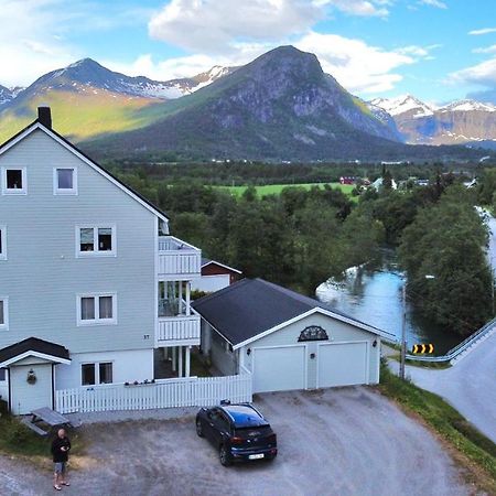 Apartment Dreamvalley Isfjorden Dış mekan fotoğraf