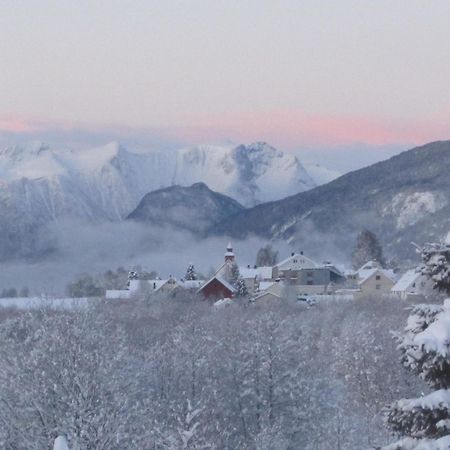 Apartment Dreamvalley Isfjorden Dış mekan fotoğraf